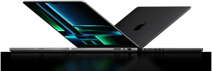 Divu daļēji atvērtu MacBook Pro sānu skats.